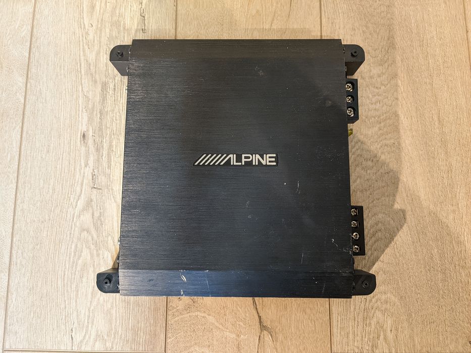 Kit subwoofer și amplificator auto alpine 300w RMS