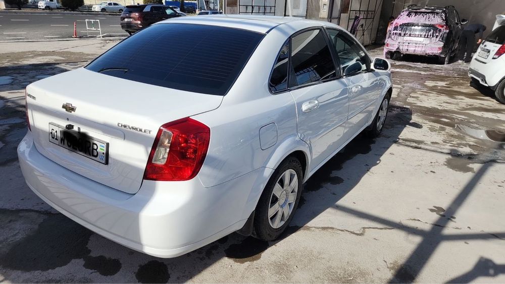 2012 yil 1,8 avtomat gen bor