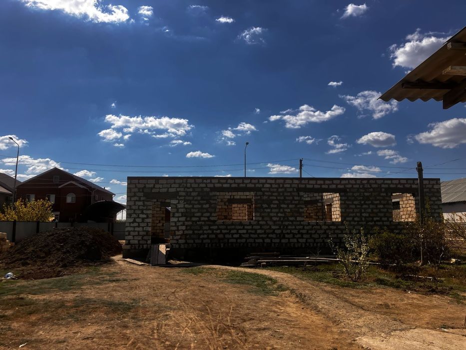 Продается времянка и недостроенный дом в Томарлы.