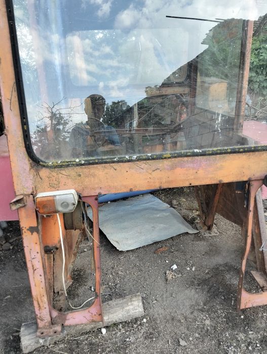 Vând cabină de tractor u650