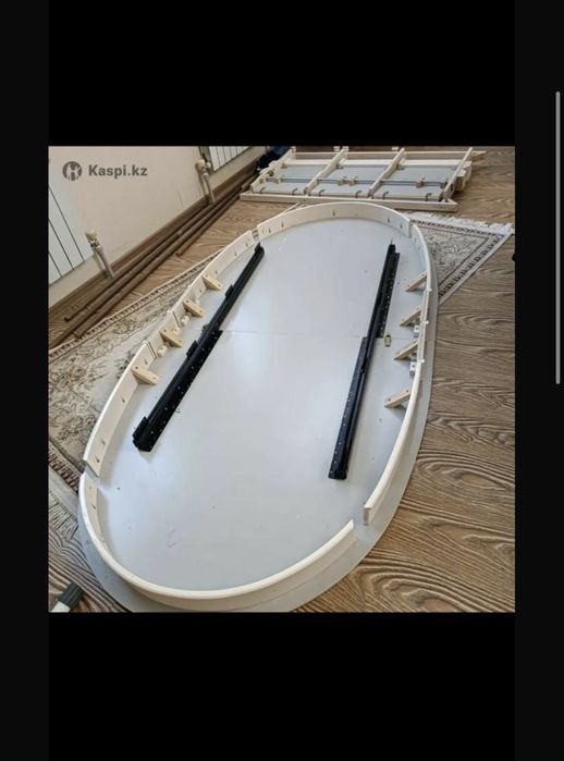 Стол и стулья для кухни