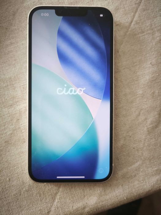 Продавам iPhone 13