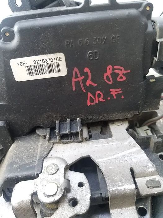 Broasca usa dreapta fata audi a2 8z0 8z1837016e