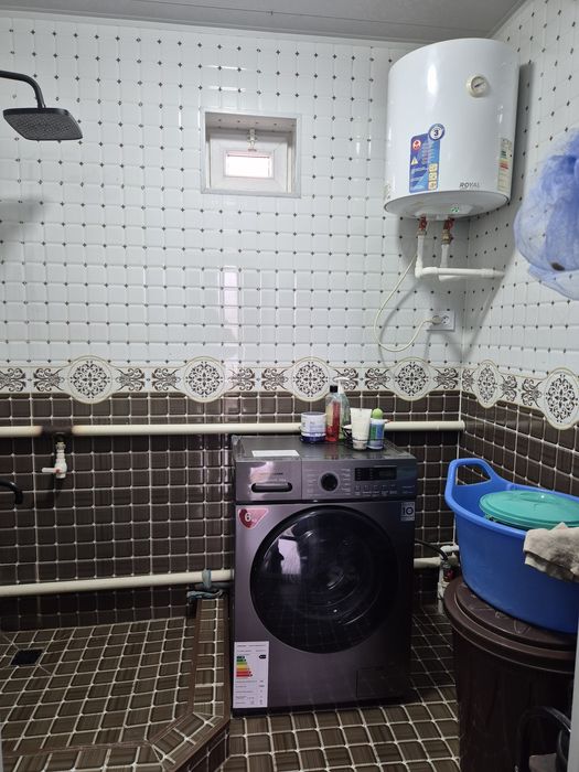 Sirdaryo shahar S.Rahimovda 5.5 sotx uy sotiladi