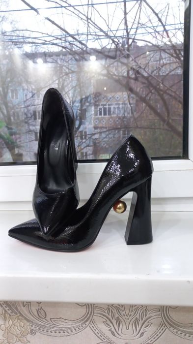 Турецкий туфли продам кожа  не обычный красивый размер 37