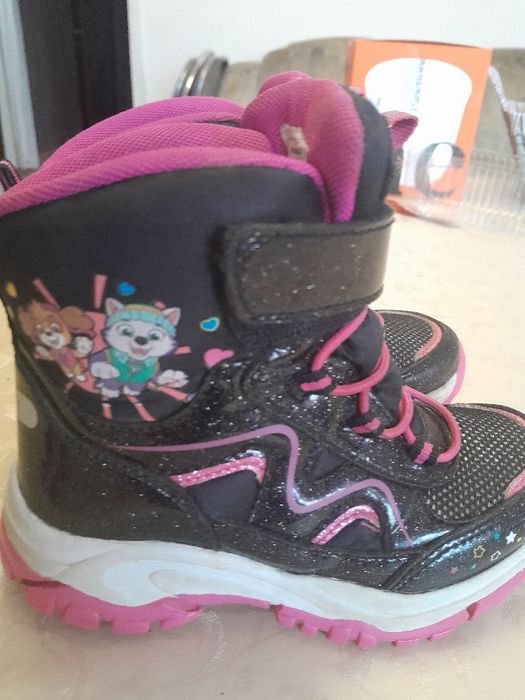 Cizmulite fetite imblanite ms 27