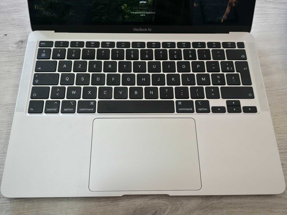MacBook Air (Retina, 13-инчов, 2020 г.) Intel Core i3