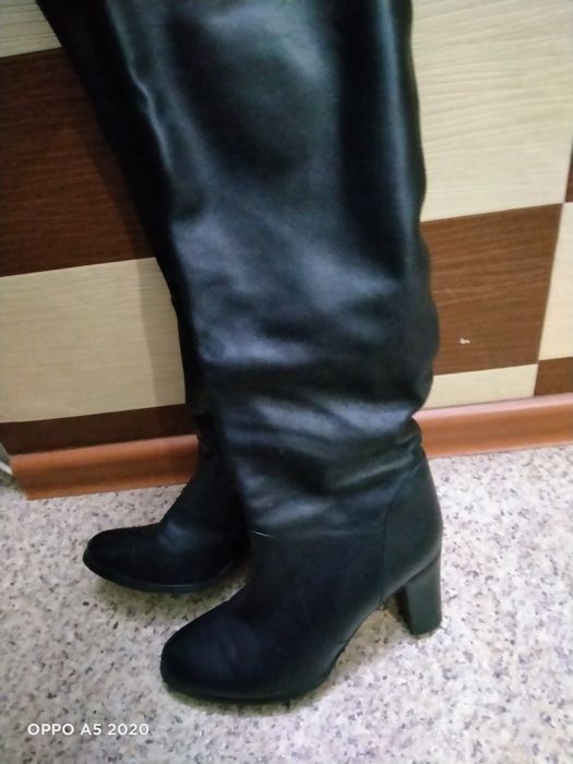 Кожаные сапоги демисезонные