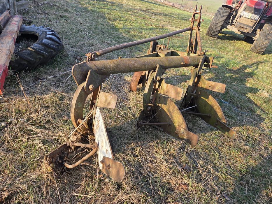 Vînd plug romînesc