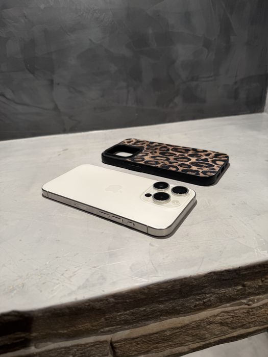 КАТО ЧИСТО НОВ Iphone 15 Pro 1 TB White + подарък