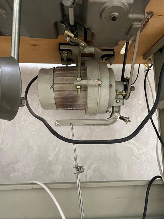 Продается швейная машина