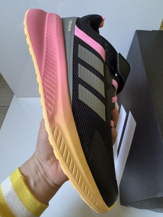 Кроссовки из Америки 35 размер Adidas original
