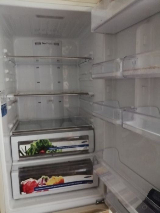 Продается холодильник б/у Samsung