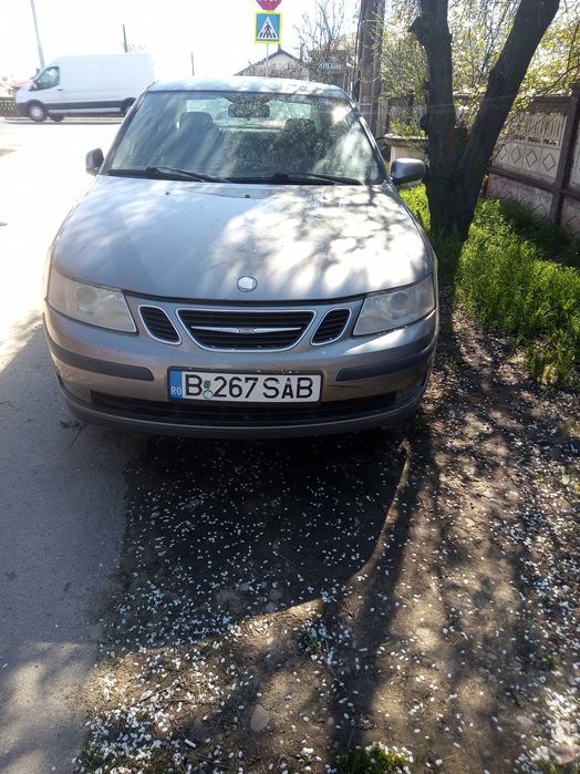 Auto Saab 9-3 an 2003 gri