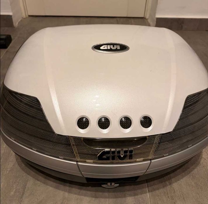 Topbox Givi V46 Monokey + rear rack Honda Transalp xl750