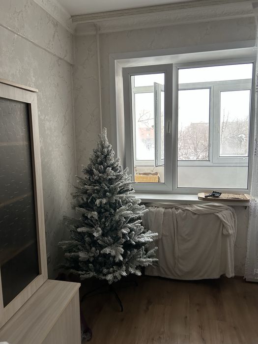 Продам искусственную елку 140 см