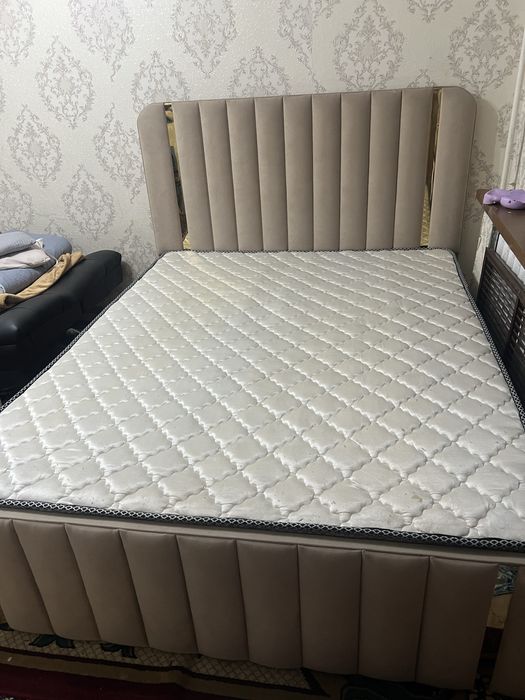 Срочно продам двух спальный диван