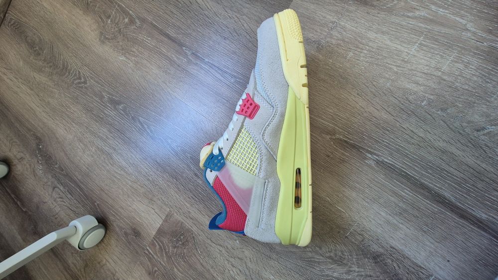 Air Jordan 4 Retro Union Guava Ice