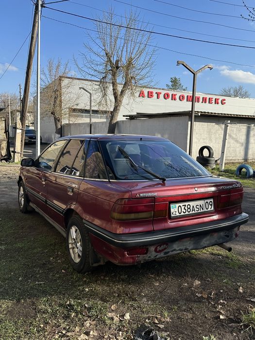 Mitsubishi Lancer 1992г 1.5