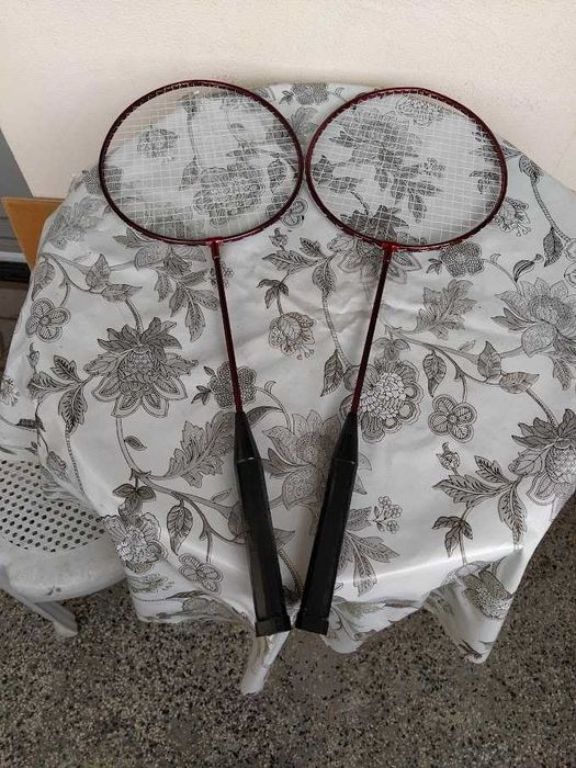 Продавам ракети федербал, плавници и маска, хилки тенис на маса