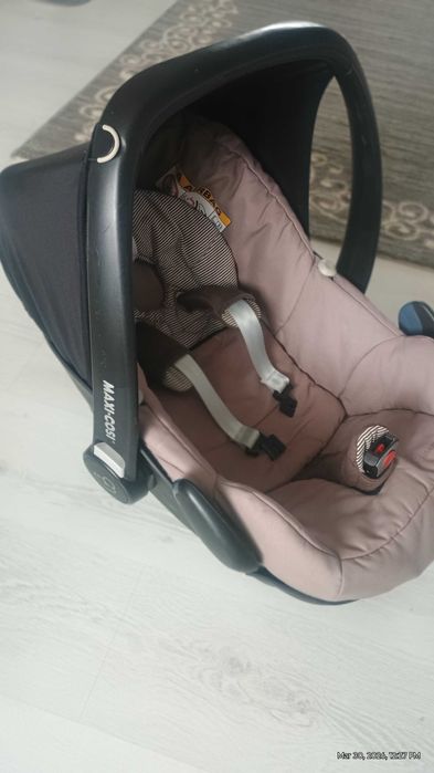Scoica Maxi Cosi Pebble cu Isofix Family Fix