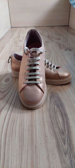 Обувки дамски, спортни