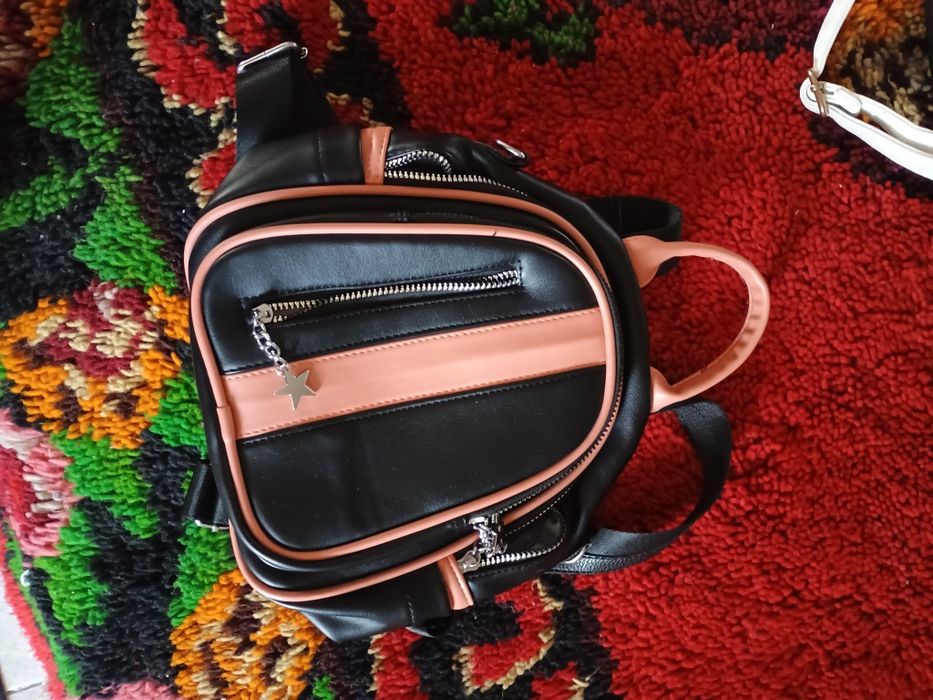 Дамска раница  и чанти