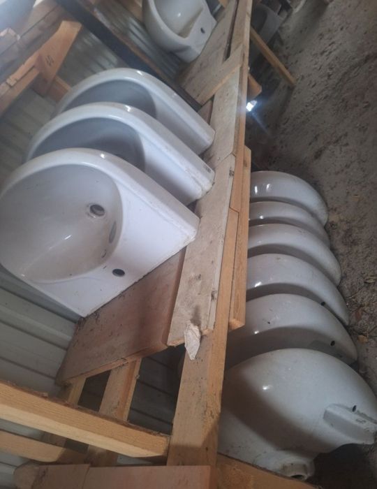 Унитаз без бочка продам и с бачком