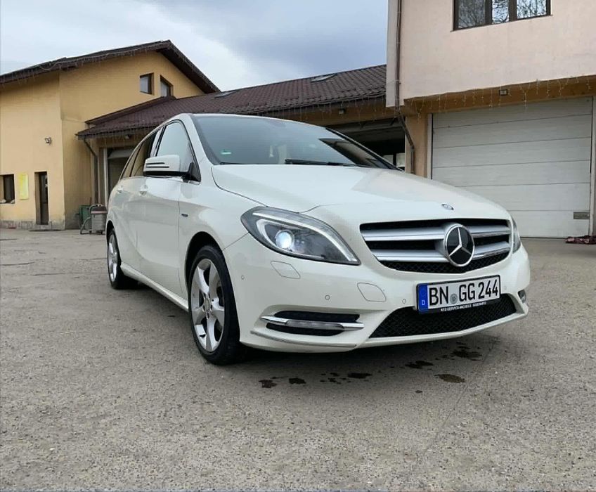 Mercedes B180 2012 automat
