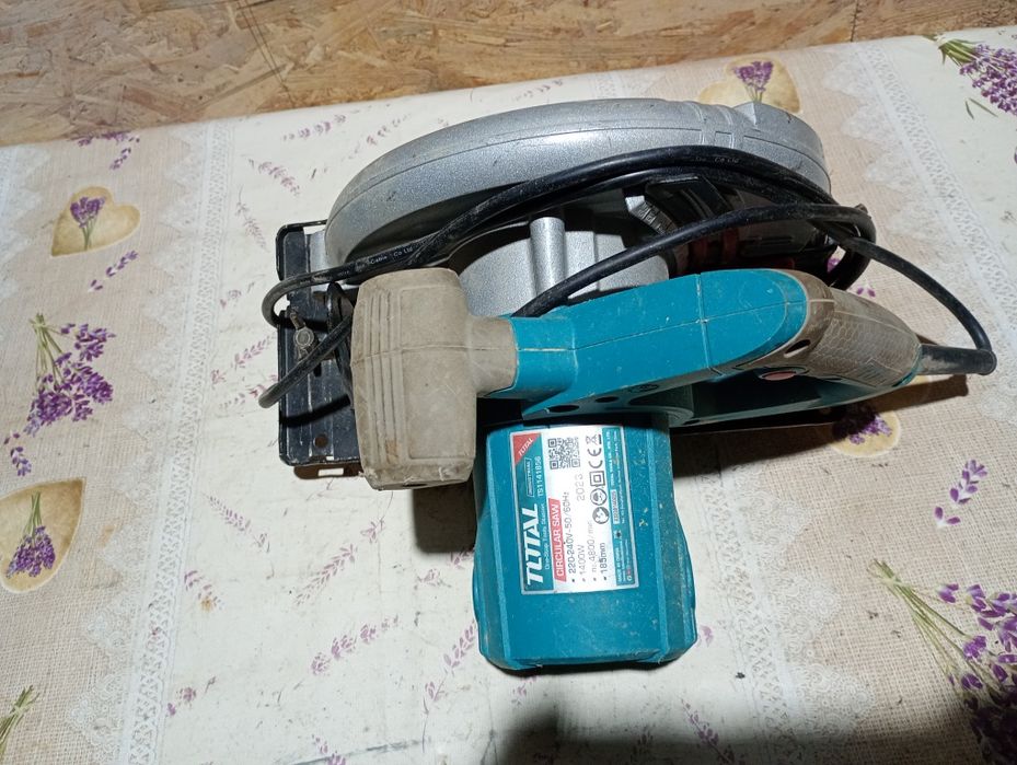 Fierăstrău circular de mana TOTAL