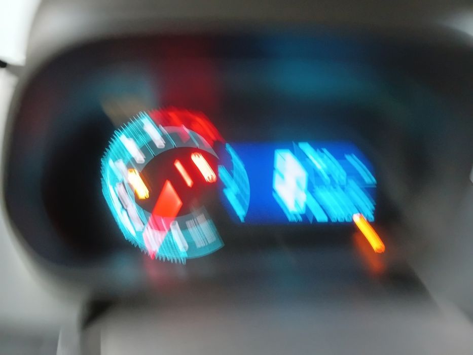 Koblt 3 pazisa  2012 prabek 380000 kiraska 2 eshikda bor ichiga otmaga