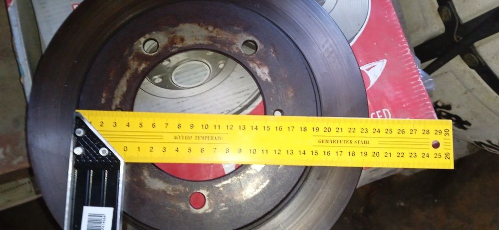 Диски тормозные.