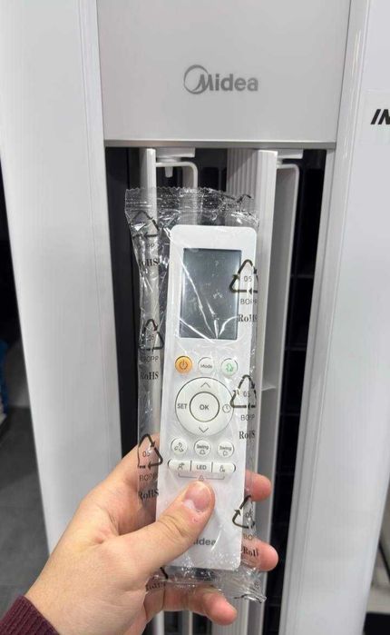 Кондиционер колонный Midea 24m