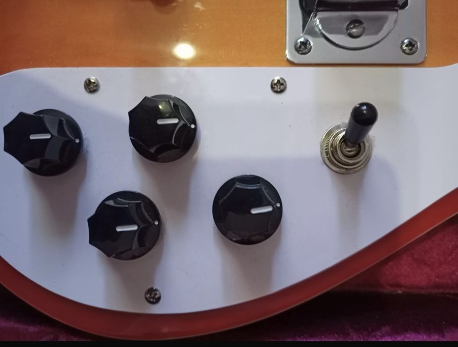 Бас гитара Ricken Backer