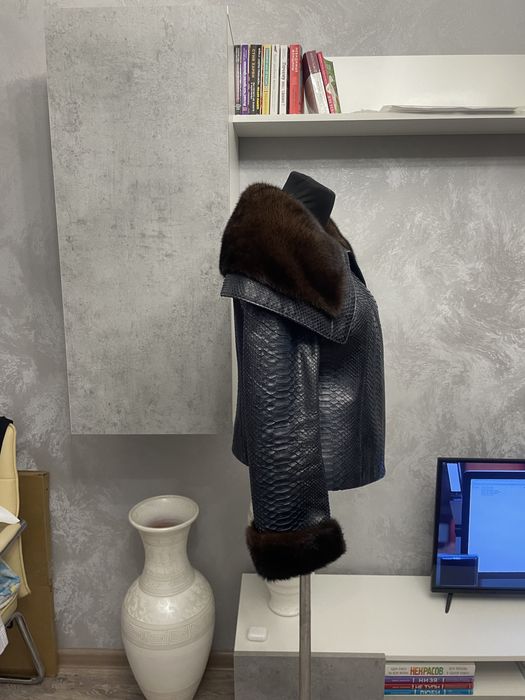 Кожаная куртка из кожи питона