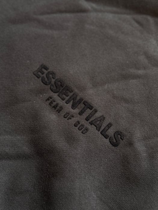 Екип Essentials (налични S, размери)