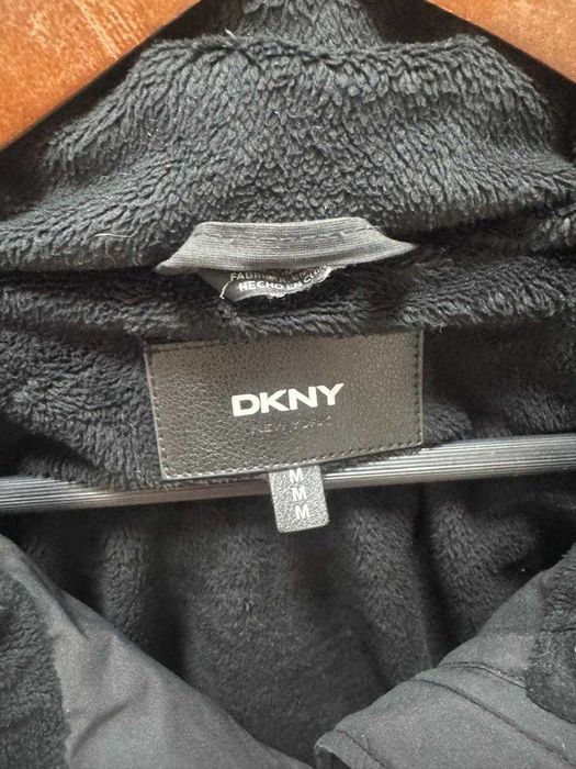 Продам зимний пуховик DKNY