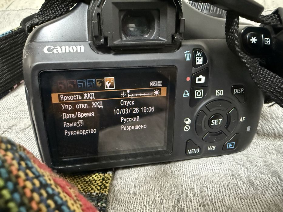Canon 1100d продается