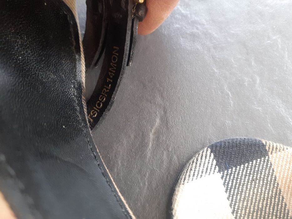Продам мюли оригинал 100% burberry  37 размер