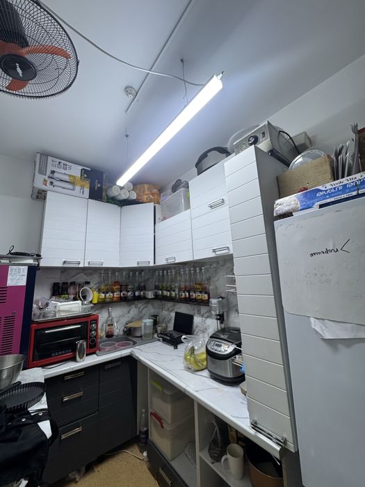 Кухонный гарнитур с мойкой