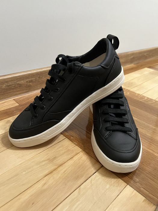 Продавам кецове Guess