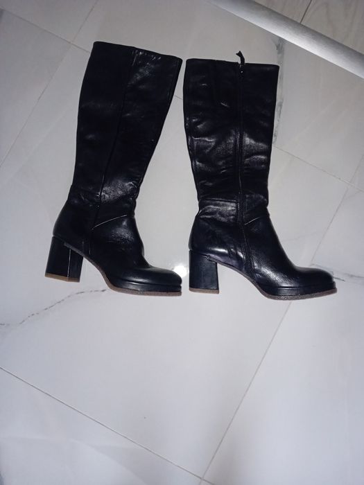 Cizme de  piele noi