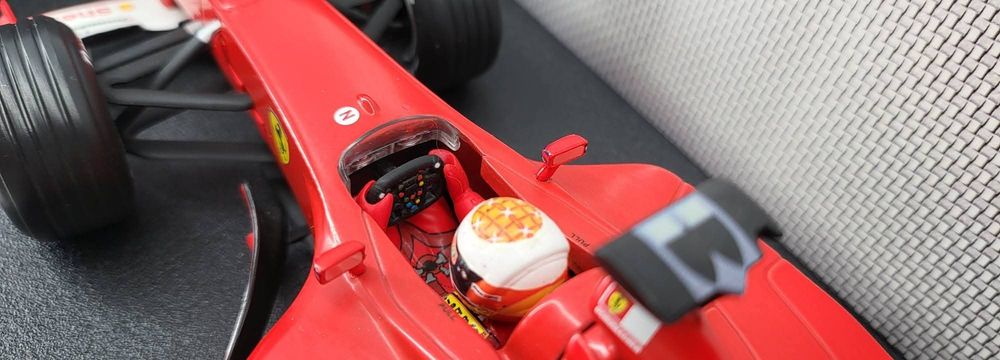 Macheta auto Formula 1 Ferrari F1 2000 Schumacher 1/18 Hotwheels