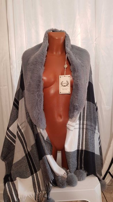 Poncho cu eticheta Cato