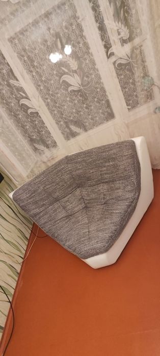 Продаётся угловое кресло