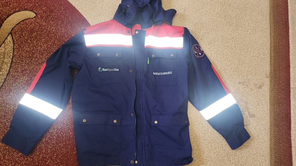 Продам дёшево спецовка зимний и летний