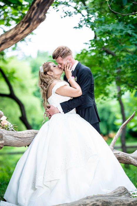 Rochie Mireasa Brides