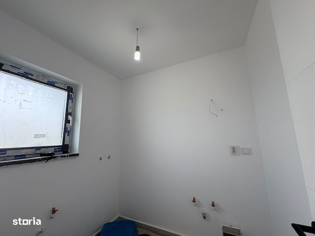 122000euro, Casa cu 3 camere,single,dressing/2bai,beci!!!
