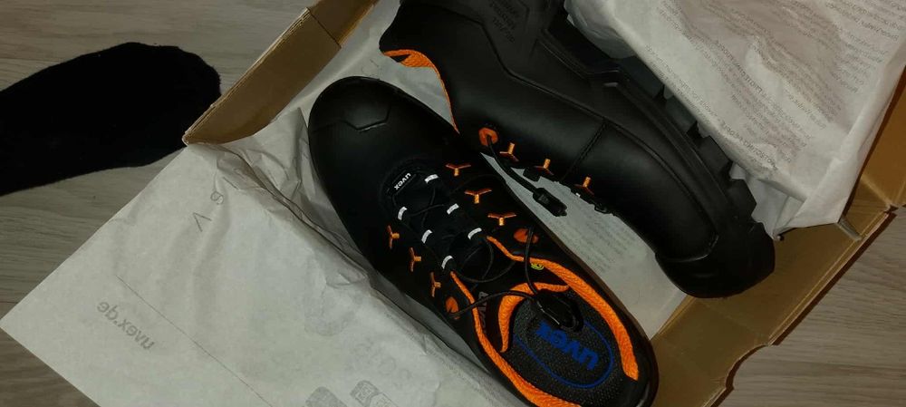 Работни обувки UVEX