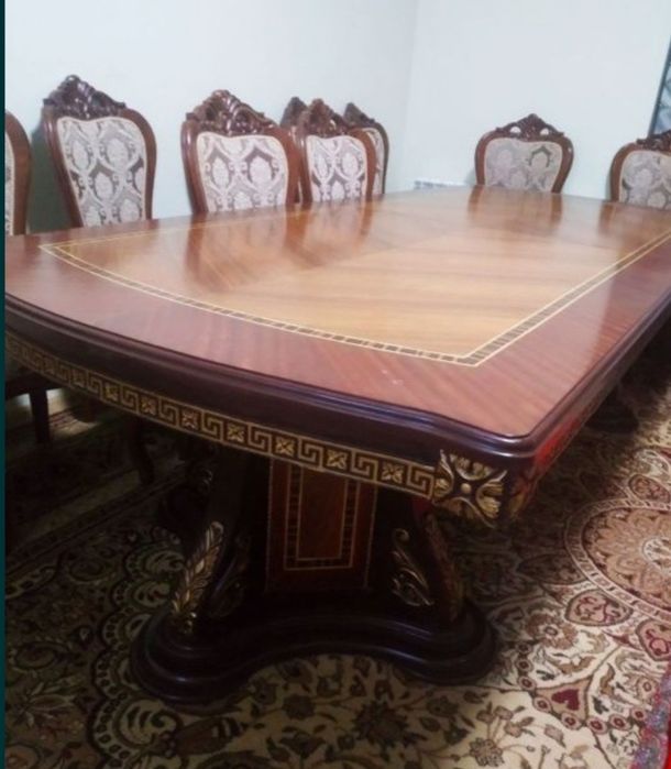 12 стульев и стол